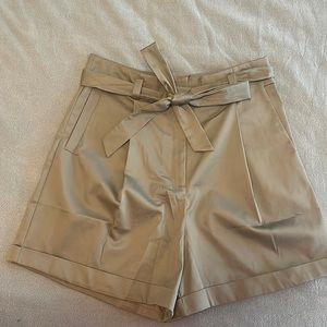 NWOT Wishlist Olive Green Shorts with Tie Belt Size L